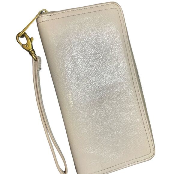 Fossil Leather Wristlet Wallet - Picture 2 of 7